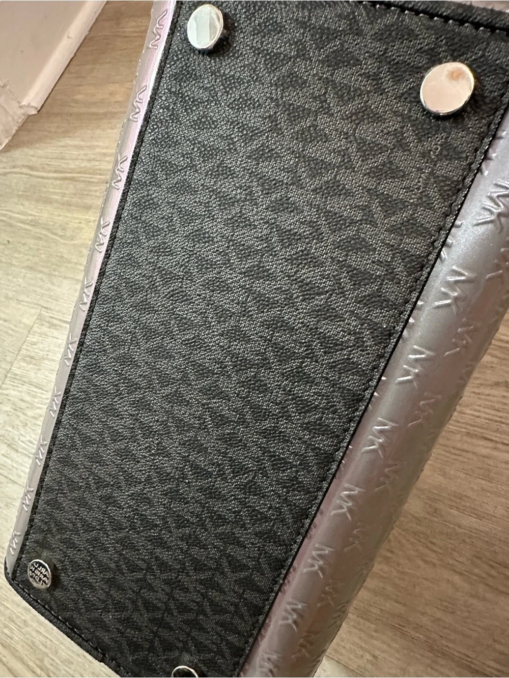 Michael Kors Iridescent Tote bag - Picture 5 of 12